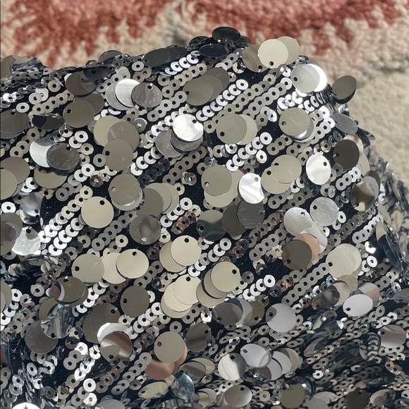 DKNY Silver Sequin Top - Picture 4 of 4